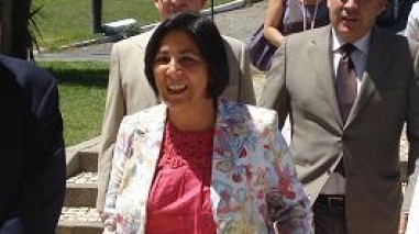 Ministra do Trabalho elogia "boas pr&aacute;ticas" da Herdade Vale da Rosa