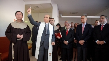Cavaco Silva inaugurou lar “Entardecer Solid&aacute;rio – Apoio Social a Idosos