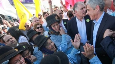 S&oacute;crates em campanha na vila de Cuba com criticas duras ao PSD