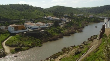 C&acirc;mara de M&eacute;rtola organiza passeio de barco para idosos