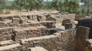 Almod&ocirc;var promove visitas a necr&oacute;pole do Monte da Ab&oacute;bada e ao Museu da Escrita do Sudoeste