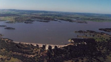 Regantes de Odivelas n&atilde;o querem pagar mais pela &aacute;gua da barragem do Alvito