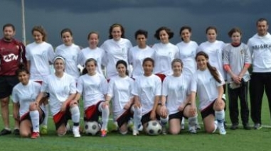 Selecção feminina sub-17 de Beja em torneio no Estádio do Jamor