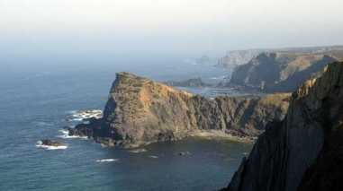 Percurso pedestre de 340 quil&oacute;metros inaugurado no Litoral Alentejano