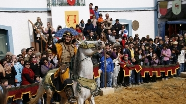 Almod&ocirc;var “regressa” &agrave; Idade M&eacute;dia durante o fim-de-semana