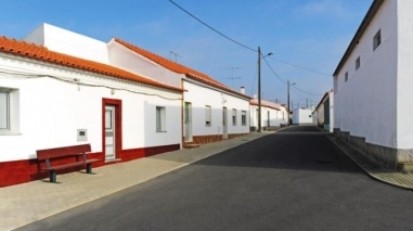 C&acirc;mara de M&eacute;rtola inaugura saneamento e arruamentos em Algodor