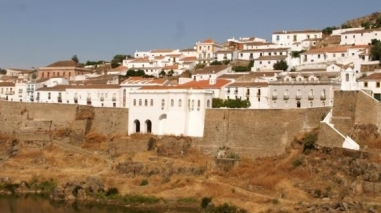 M&uacute;sica e anima&ccedil;&atilde;o nas Festas da Vila de M&eacute;rtola