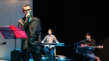 Espect&aacute;culo de m&uacute;sica e poesia "Erosc&oacute;pio" no palco do Espa&ccedil;o "Os Infantes" (Beja)