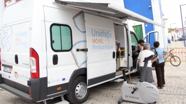 Unidade M&oacute;vel de Sa&uacute;de de M&eacute;rtola alerta popula&ccedil;&atilde;o sobre ondas de calor