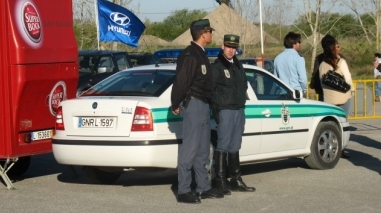 GNR de Almod&ocirc;var identifica duas pessoas por furto de cobre