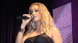 Berg e Rita Guerra actuam