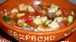 Gaspachos e tomatadas para