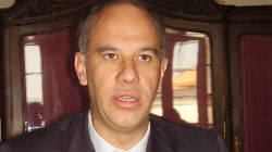 Deputado do PS exige