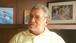 Dr. Moleiro lança livro
