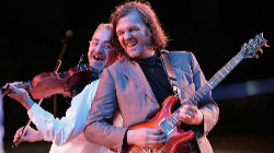 Kusturica e Os Tubarões