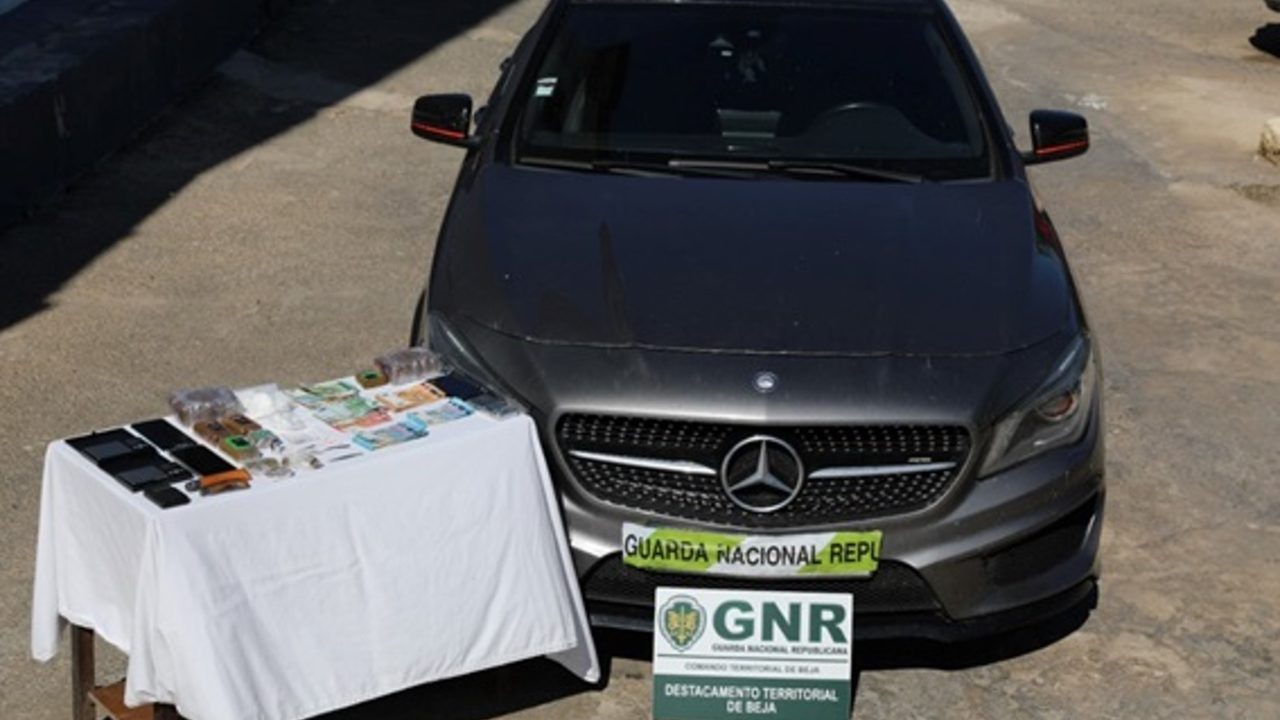 Dois detidos em Beja com mais de 3.000 doses de droga