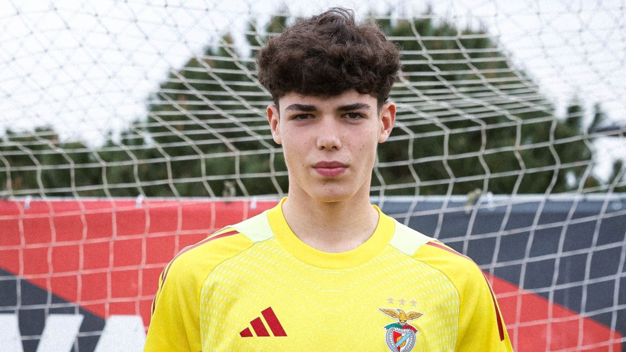 Antigo guarda-redes do Aljustrelense e Ourique assina contrato de formação com o Benfica