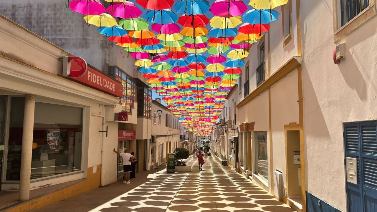Rua no centro de Castro Verde ganha novo “colorido”