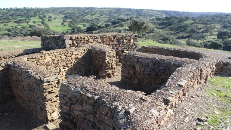 Almodôvar - Mesas do Castelinho