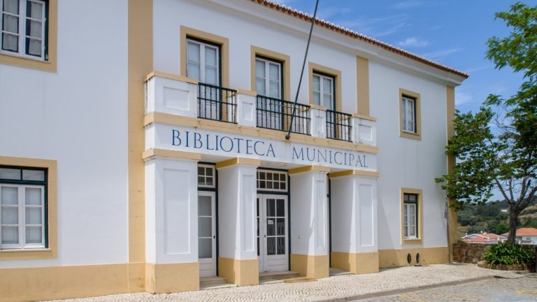 Fachada da Biblioteca Municipal Jose Saramago