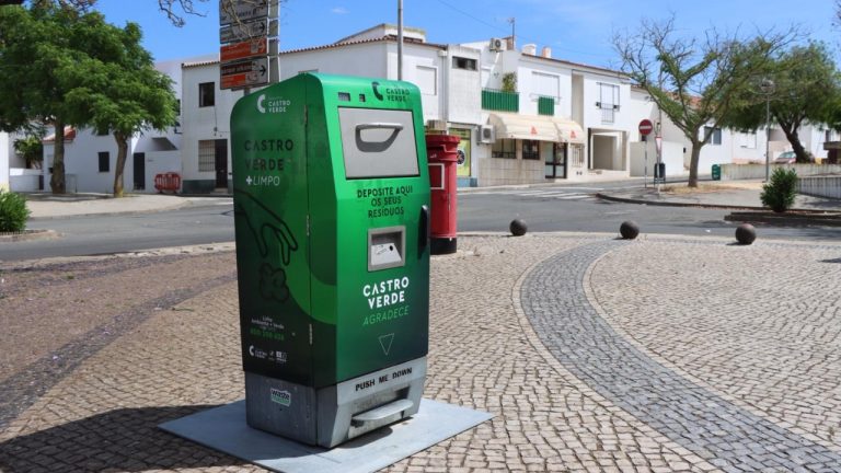 Câmara de Castro Verde - papeleiras 'inteligentes'