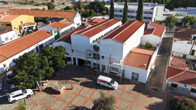Câmara de Castro Verde - pintura Biblioteca Municipal (out 2026)