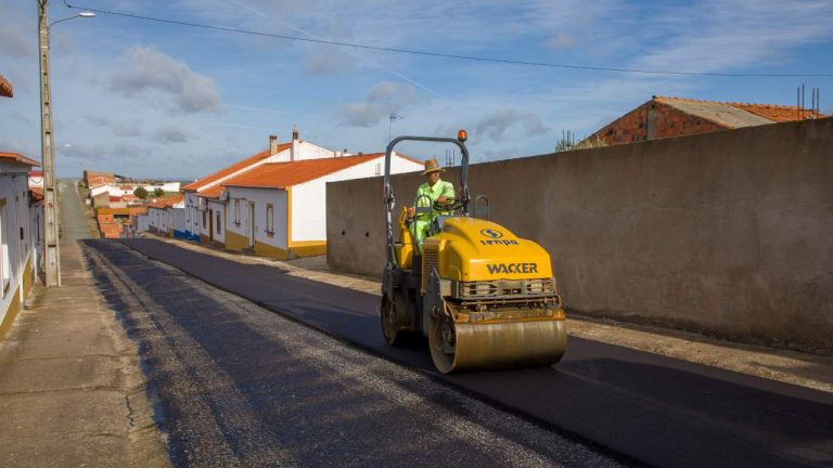 Câmara de Moura - obras em arruamentros