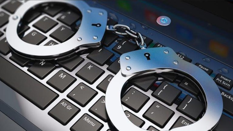 Internet - crimes informáticos