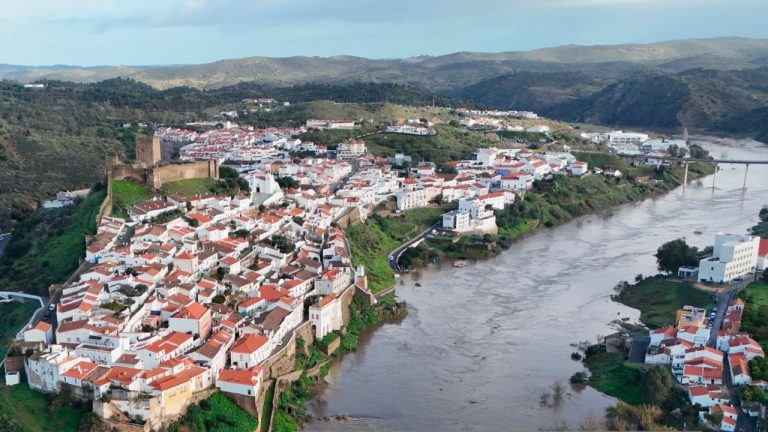 Mértola - rio Guadiana (vista aérea)