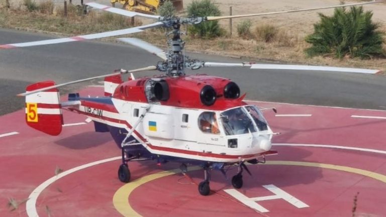 Proteºção Civil - helicóptero combate a incêndios