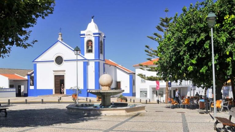 São Teotónio - praça