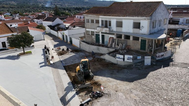 Vila Nova da Baronia - obras no Largo Franciso (dez 2025)